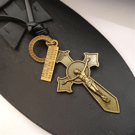 Urthn Cross Sign Thread Pendent For Men – JewelEMarket