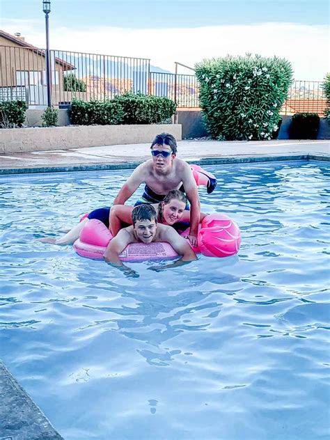 Swimming Pool Fun 的图像结果