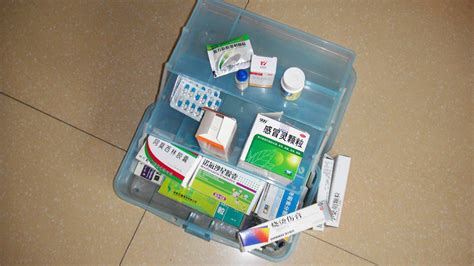 家庭小药箱平时需要常备哪些急救药物？ 家庭小药箱应该常备哪些药？