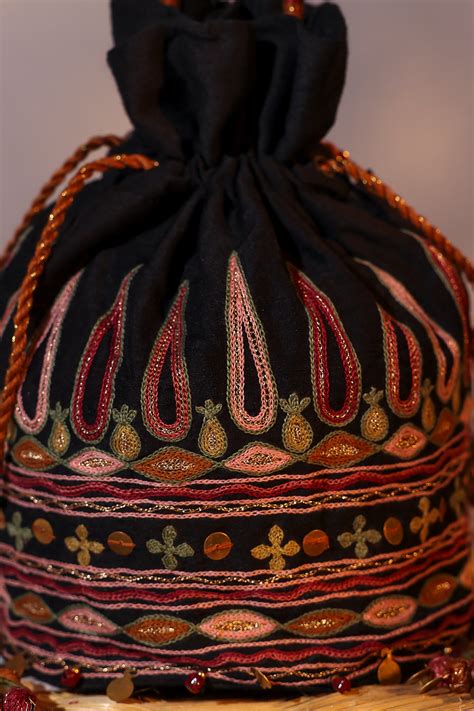 Black Kutchi Festiv Potli Bag – Craftroots