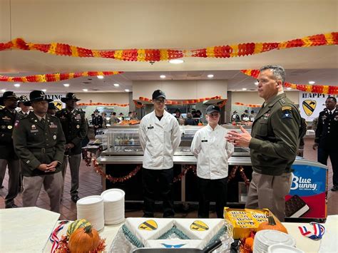 Warrior restaurants: Soldiers serving Thanksgiving with heart | Article ...