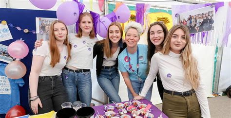 Activity Committee 的图像结果