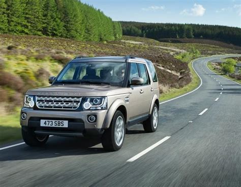 Land Rover Discovery 4 continues to offer the driver and passengers ...