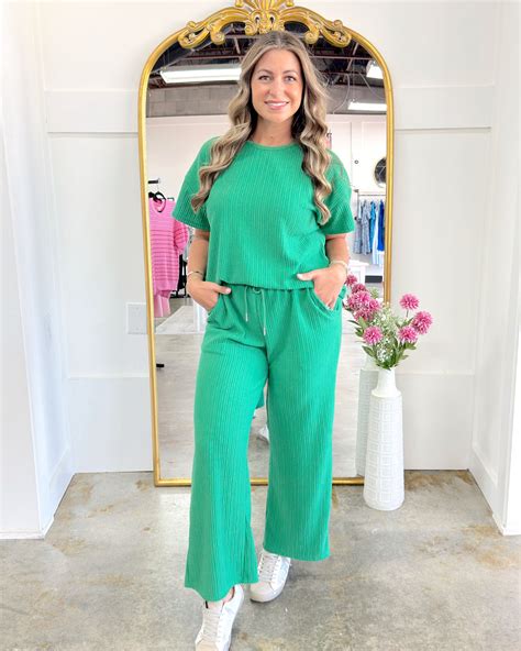 Textured Kelly Green Pants | Shop Seventeen Boutique