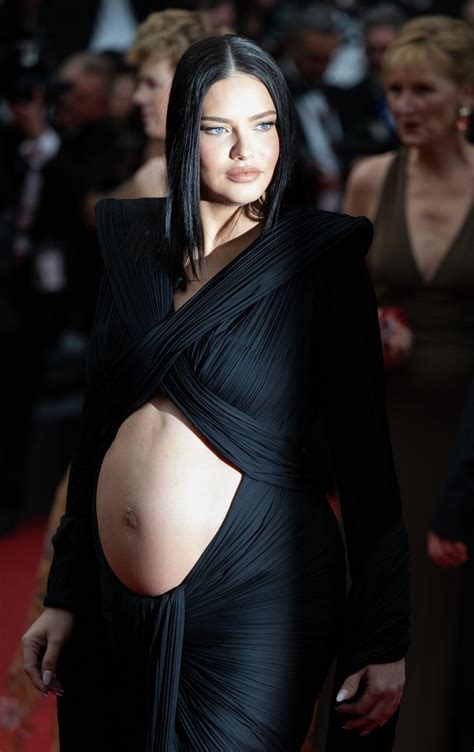 Adriana Lima Flaunts Her Huge baby Bump (24 Photos) | #The Fappening
