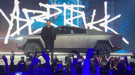 特斯拉 皮卡 TESLA CYBERTRUCK 長這樣子 頂級版 性能可以完勝保時捷跑車 (第2頁) - Mobile01