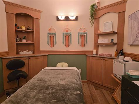 Cheap Massage Deals Near You with Coupons | Groupon