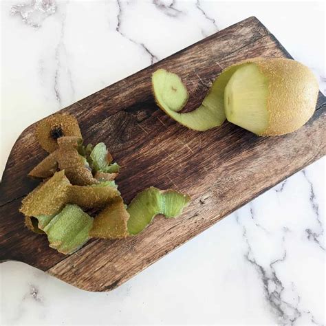 Can You Eat The Skin of a Kiwi? - Dishing Out Plants | Vegan food recipes