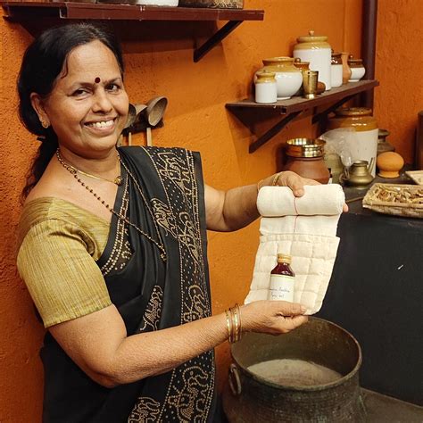 Knee Pain Wrap with Kanaka Prabha Pain oil Combo – Acharya Panchakarma