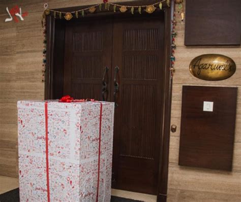 Buy Valentines Day Surprise Gift Box for Couples & Loved Ones
