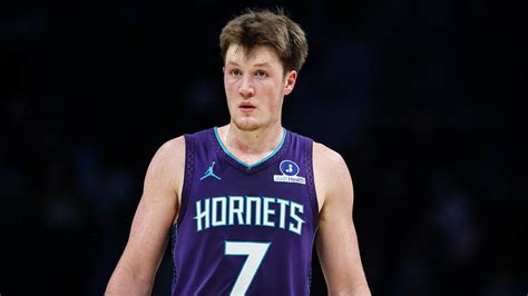 Kon Knueppel's Mom Posts Photo of Hornets Team Dinner At Home Ahead of ...