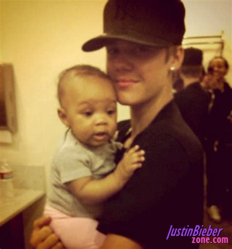 Justin Bieber with 9 month old baby | justinbieberzone.com