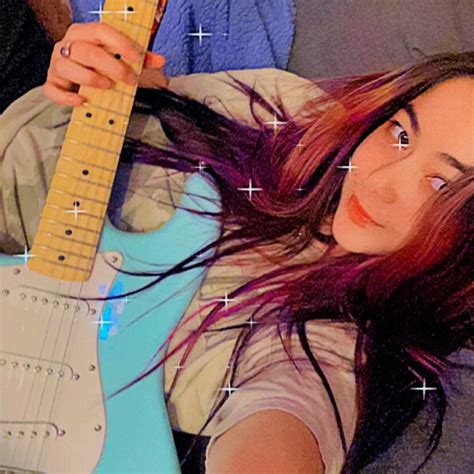 Emma - Guitar teacher - ₹2088/h