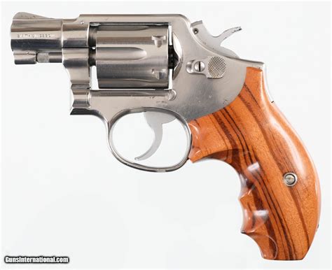 SMITH & WESSON MODEL 64-2 COMBAT GRIPS