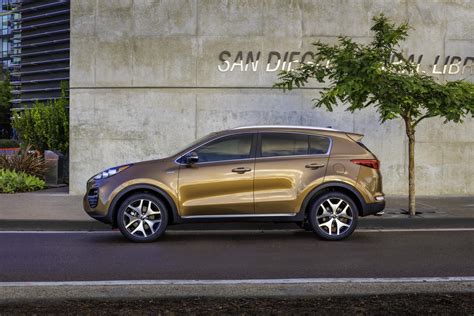 2017 Kia Sportage Makes North American Debut - autoevolution