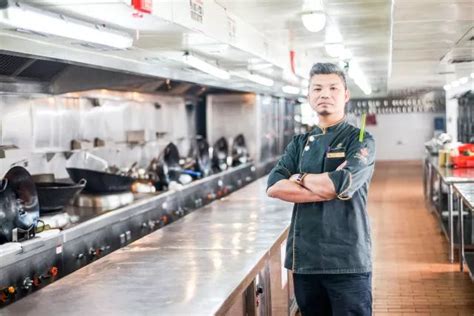 “工地五星级厨房”来了！国内首个集装箱式移动厨房在深投入使用_深圳新闻网