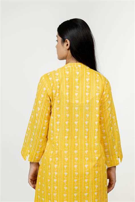 Ethnic Wear – Buy Seasons Ethnic Wears for Women & Men Bagh India