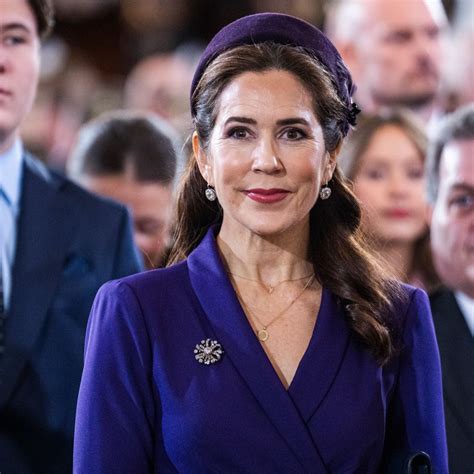 King Frederik and Queen Mary of Denmark reveal new official family ...