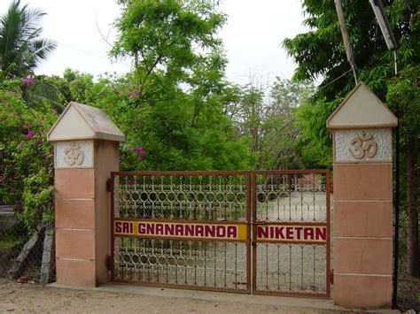 Statue of Sri Sankara Bhagavadpadacharya | Sri Gnanananda Niketan