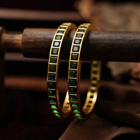 Bangles for Women | Trendy Bangles Set | Shop Now
