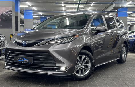 Toyota Sienna IV (XL40), 7 мест, 2022 г., 2,5 л., бензин (гибрид ...