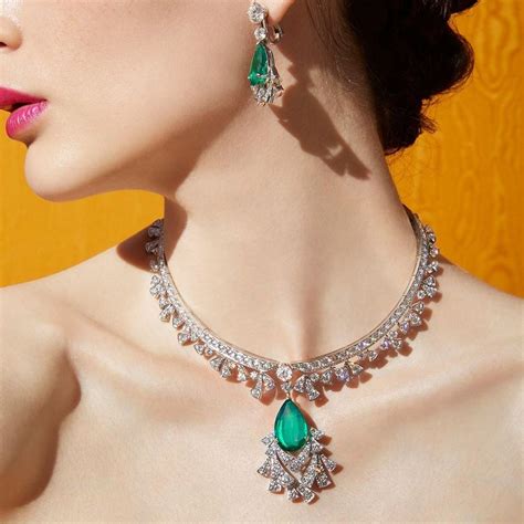 Experts' Guide on the Latest Emerald Jewellery Trends