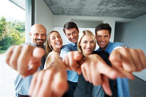 Happy People at Work 的图像结果