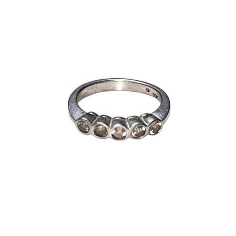 vintage silver ring set with rhinestone | NOIR ONLINE