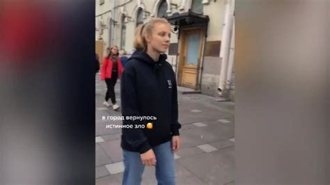 На Невский проспект вернулись агрессивные чайные промоутеры