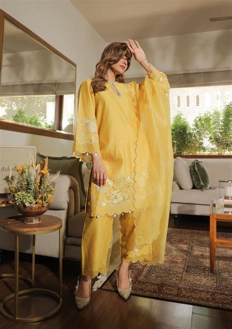 Shehnaaz Gill in Honey Applique Kurta Set – Seeaash