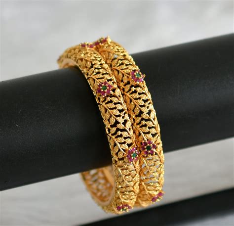 Gold tone ruby-green flower bangles(2.6) dj-48140 – dreamjwell