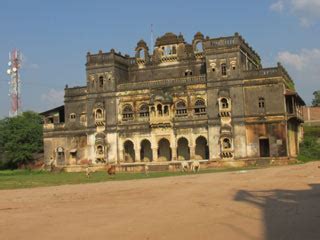 आलीराजपुर में राजवाड़ा मामला बना स्टेट्स सिंबल