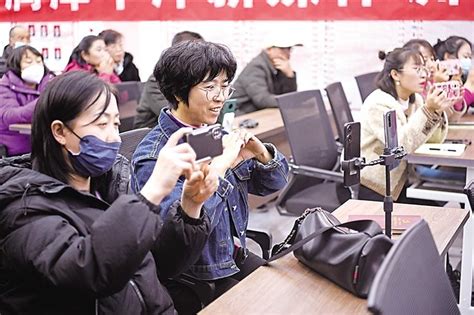 西夏区电商直播培训在镇北堡镇德林村举办-宁夏新闻网