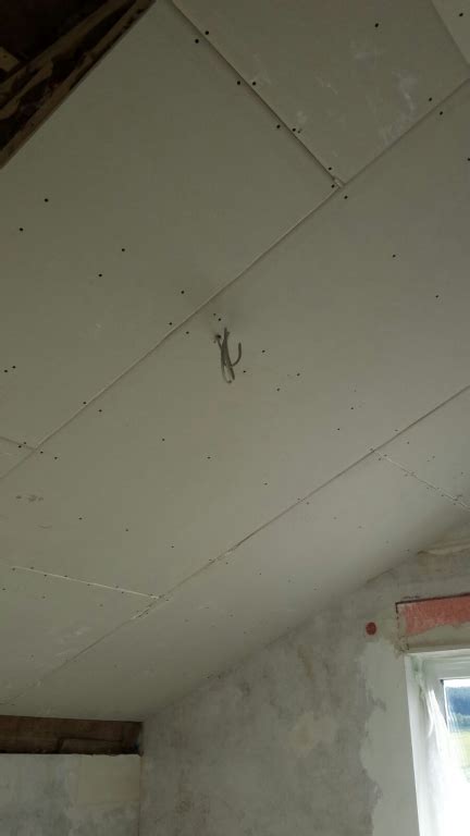 Gipskarton trifft Latten | Der Storch baut