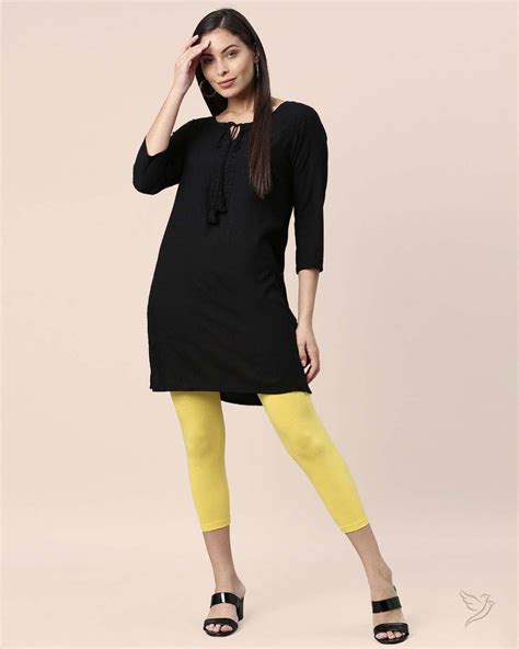 Mari Gold capri legging