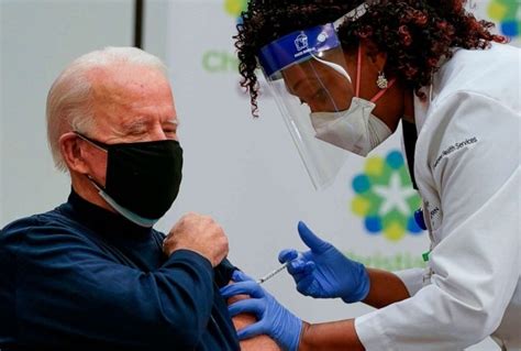 美国当选总统拜登公开接种新冠疫苗