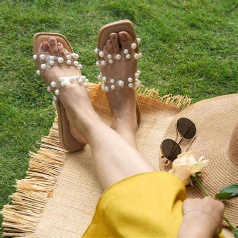 Double crossed pearl flats – The CAI Store