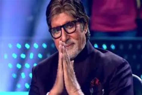 Amitabh Bachchan signs joint pact for development project in GIFT city