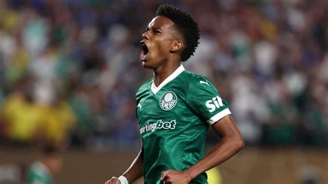 Kopa Trophy 2025: Lamine Yamal, Desire Doue & Michelle Agyemang lead ...