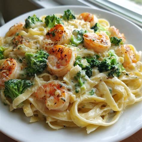 Shrimp And Broccoli Alfredo: A 30-Minute Soul-Hugger