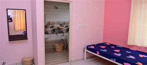 PG For Girls Near Kristu Jayanti College | Wavy Mandhana