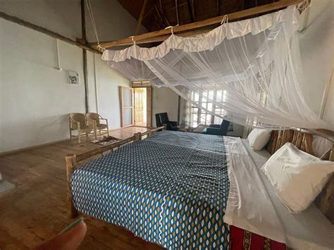 TEMBO SAFARI LODGE (Queen Elizabeth National Park) - Lodge Reviews ...