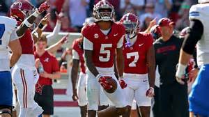 Alabama football's Dijon Lee named finalist for Shaun Alexander Award