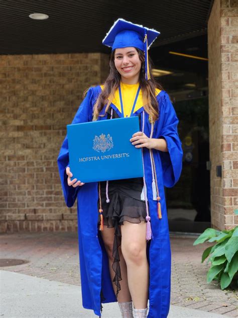 I just finished my undergraduate degree at Hofstra University! | Maria Yniguez