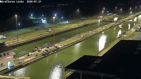 Webcam Panama Canal: Miraflores Locks - Webcam Galore