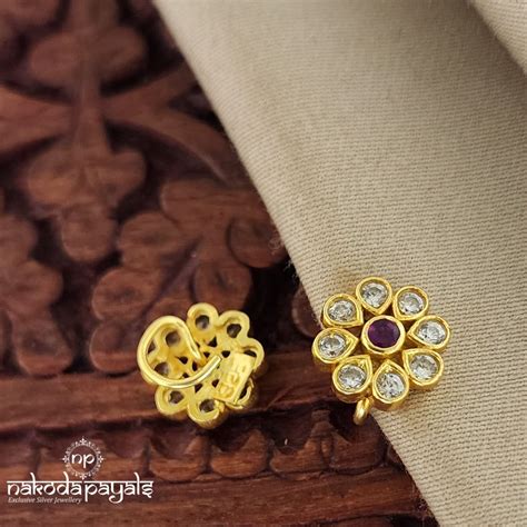 Ruby Flower Nosepin (NP0537) – Nakoda Payals