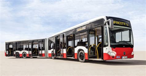 Longest-ever Mercedes-Benz bus at UITP Congress | Autocar Professional