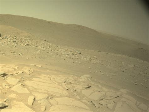 NASA Rover Video Shows Astonishing View Into Mars Crater - Space