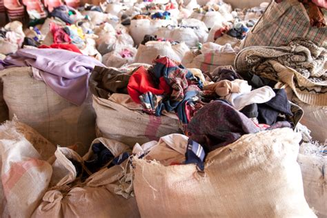 Sorting Clothes 的图像结果