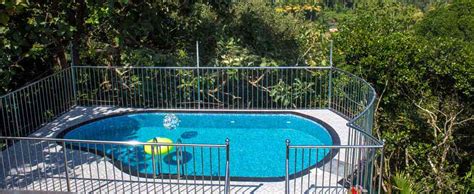 Chrissie's Hotel & Café | Roof